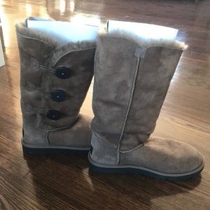 Ugg Womens Size 6